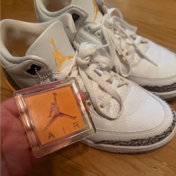 Jordan 3 Laser Orange - Picture 2 of 5